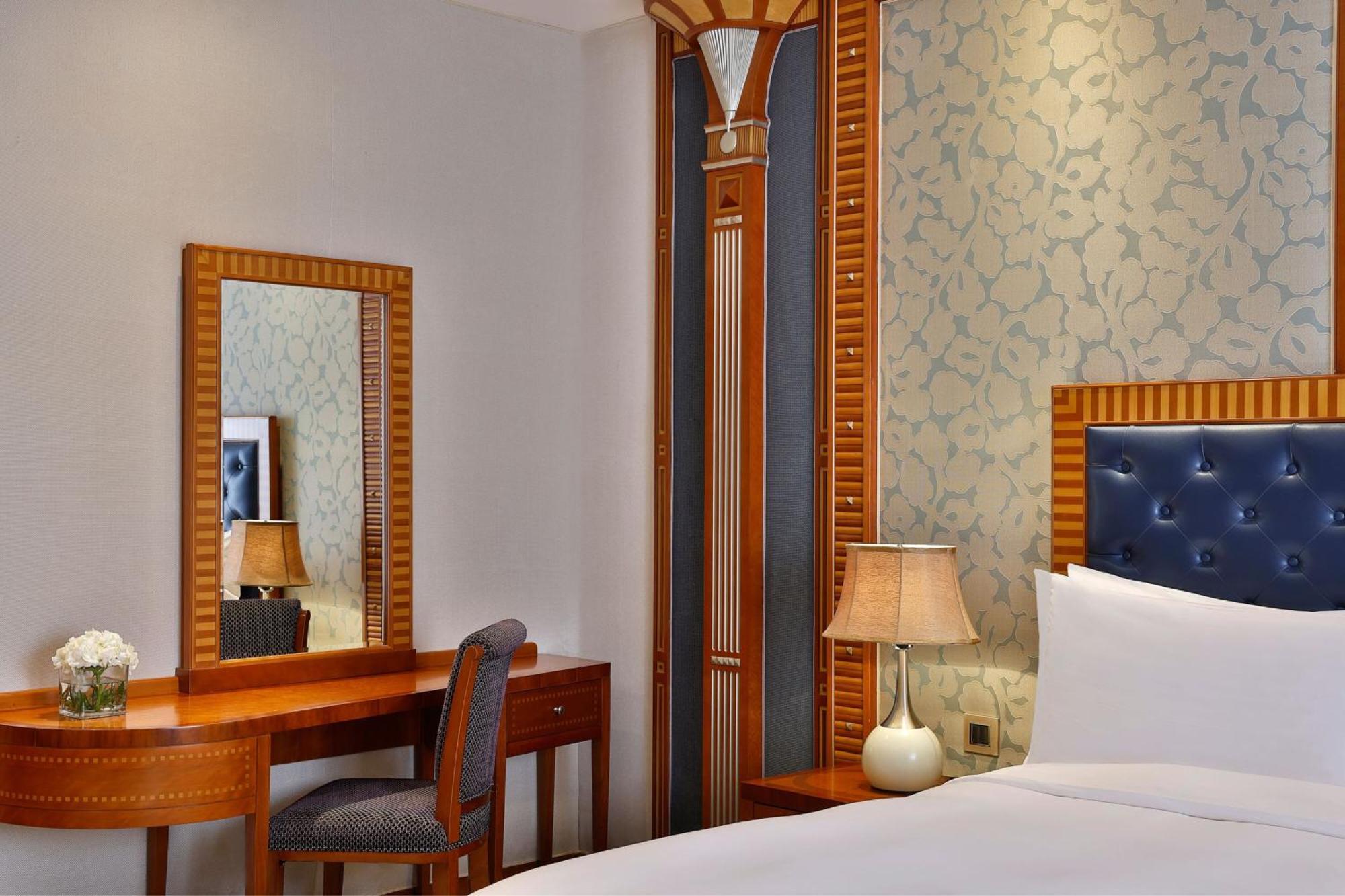 เดอะ ริตซ์-คาร์ลตัน เจดดาห์ Hotel ภายนอก รูปภาพ A bedroom at the hotel