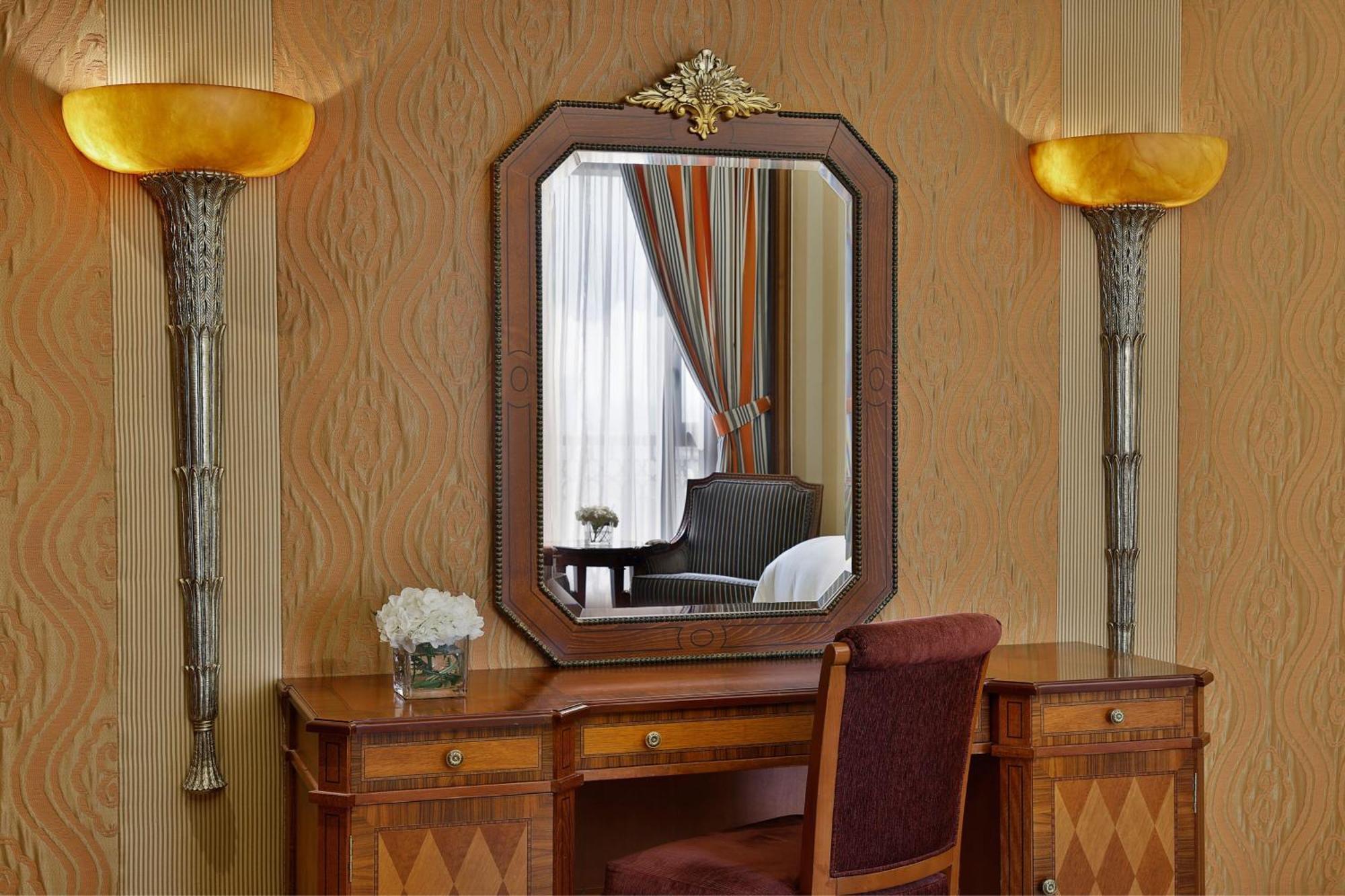 เดอะ ริตซ์-คาร์ลตัน เจดดาห์ Hotel ภายนอก รูปภาพ A dressing table
