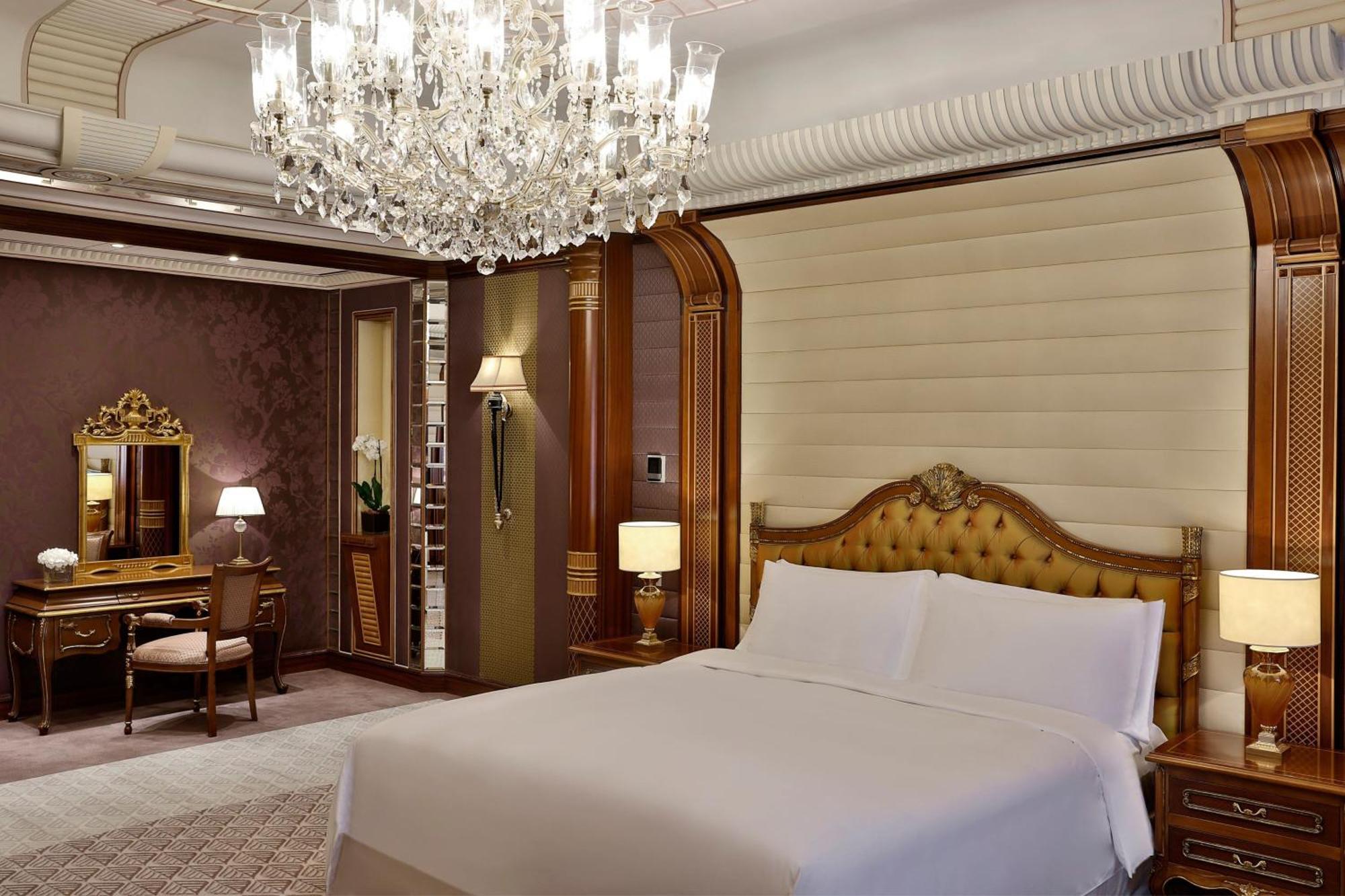 เดอะ ริตซ์-คาร์ลตัน เจดดาห์ Hotel ภายนอก รูปภาพ A bedroom at the Four Seasons Hotel