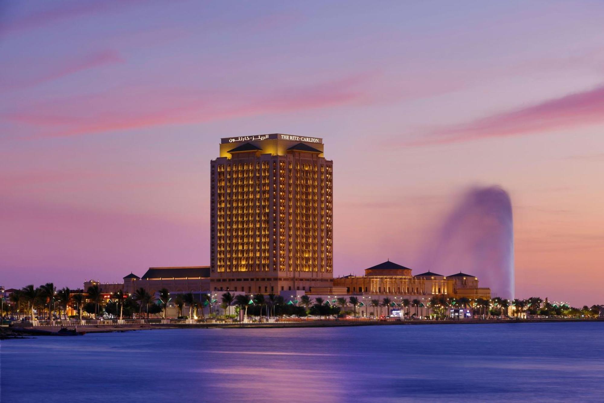 เดอะ ริตซ์-คาร์ลตัน เจดดาห์ Hotel ภายนอก รูปภาพ The Fairmont Riyadh