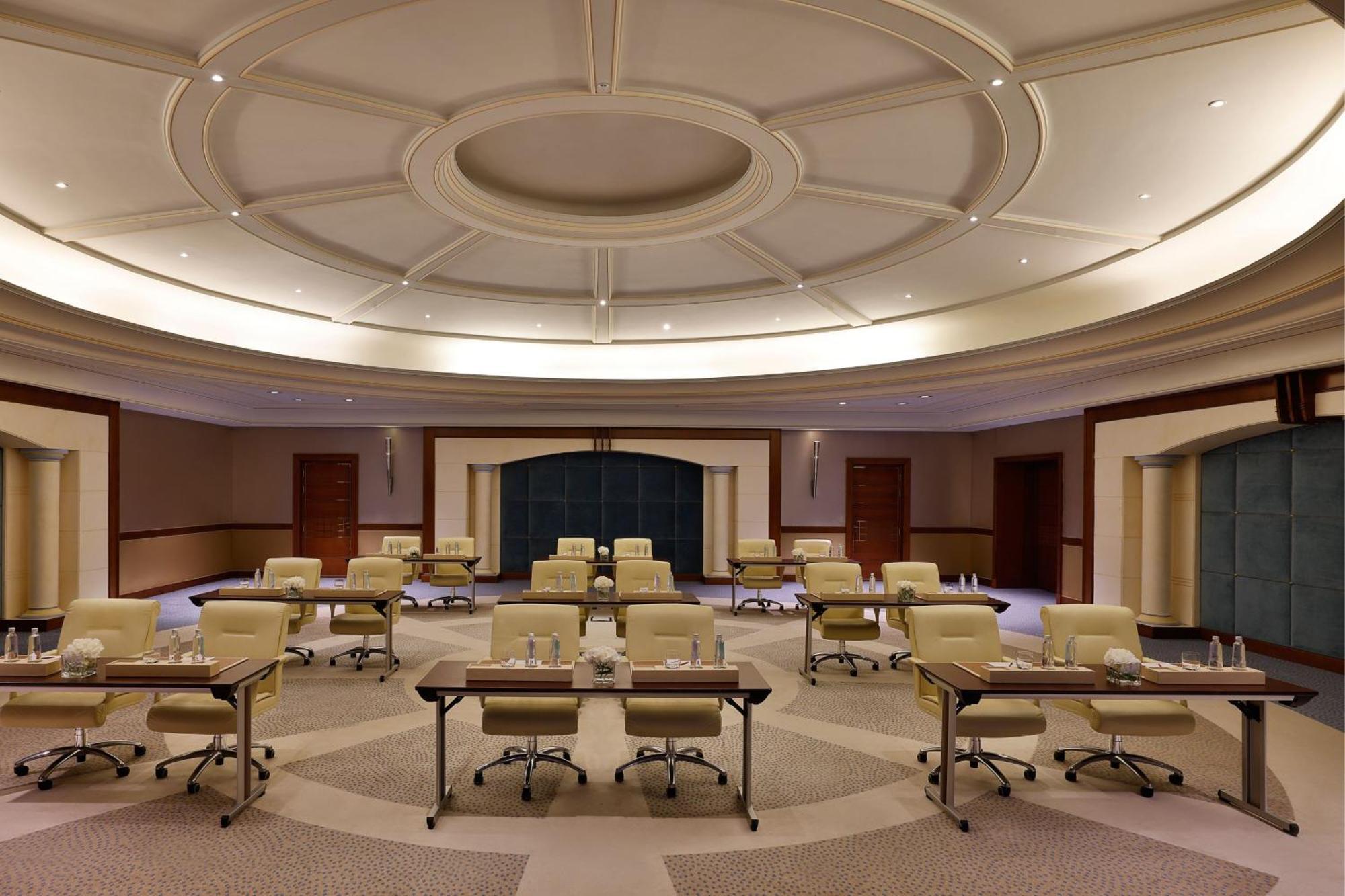 เดอะ ริตซ์-คาร์ลตัน เจดดาห์ Hotel ภายนอก รูปภาพ Meeting room