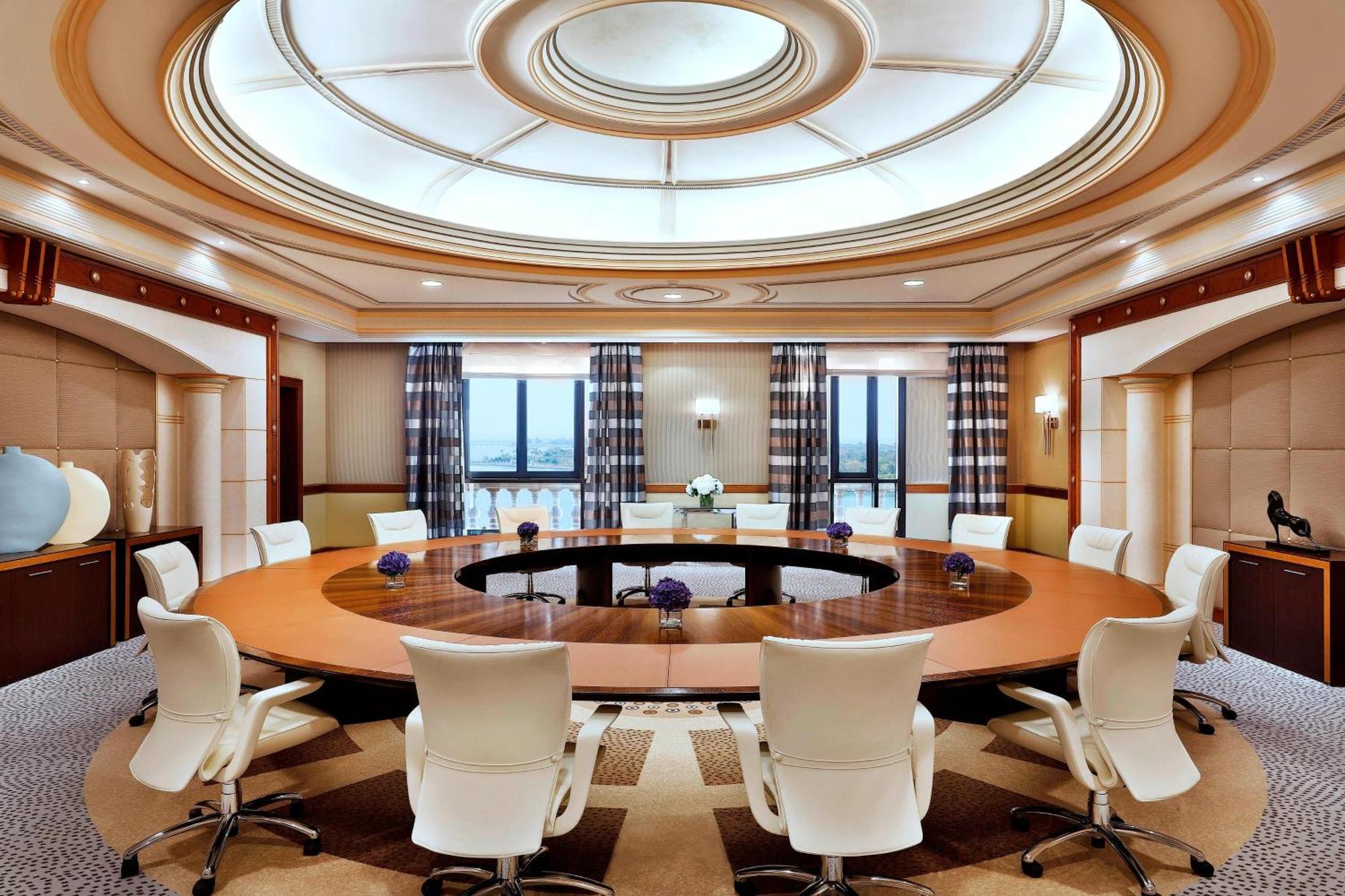 เดอะ ริตซ์-คาร์ลตัน เจดดาห์ Hotel ภายนอก รูปภาพ 3D rendering of a meeting room
