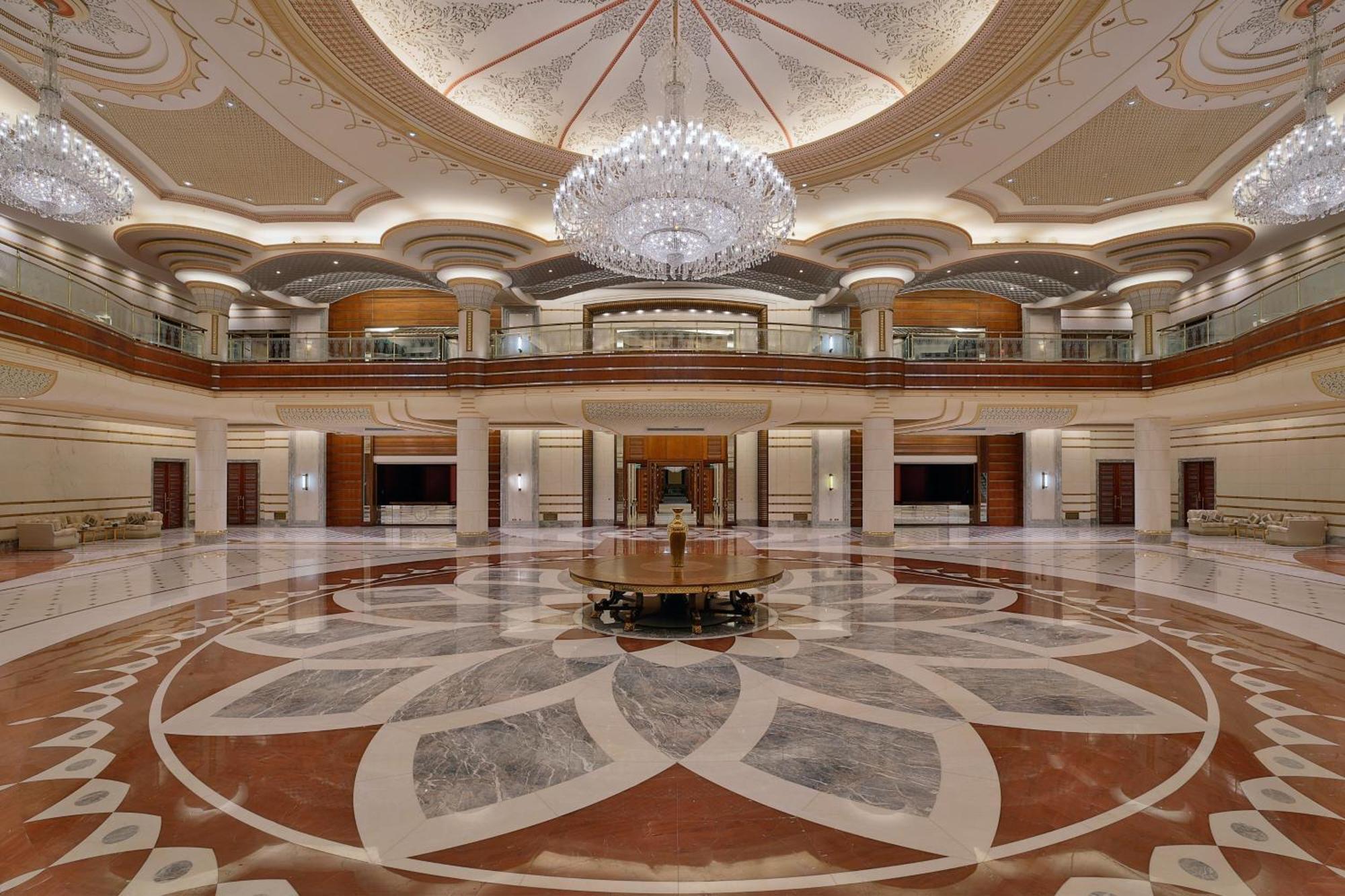เดอะ ริตซ์-คาร์ลตัน เจดดาห์ Hotel ภายนอก รูปภาพ The lobby of the hotel