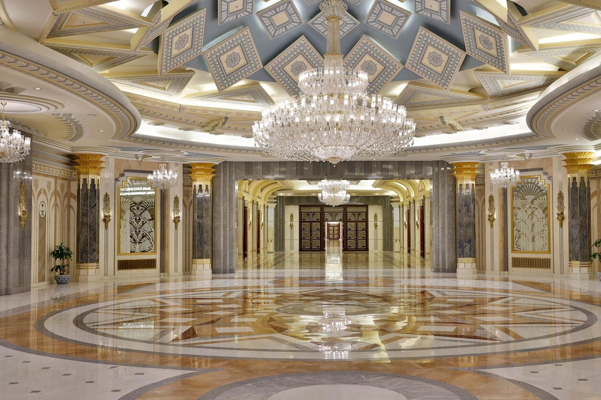 เดอะ ริตซ์-คาร์ลตัน เจดดาห์ Hotel ภายนอก รูปภาพ The lobby of the hotel