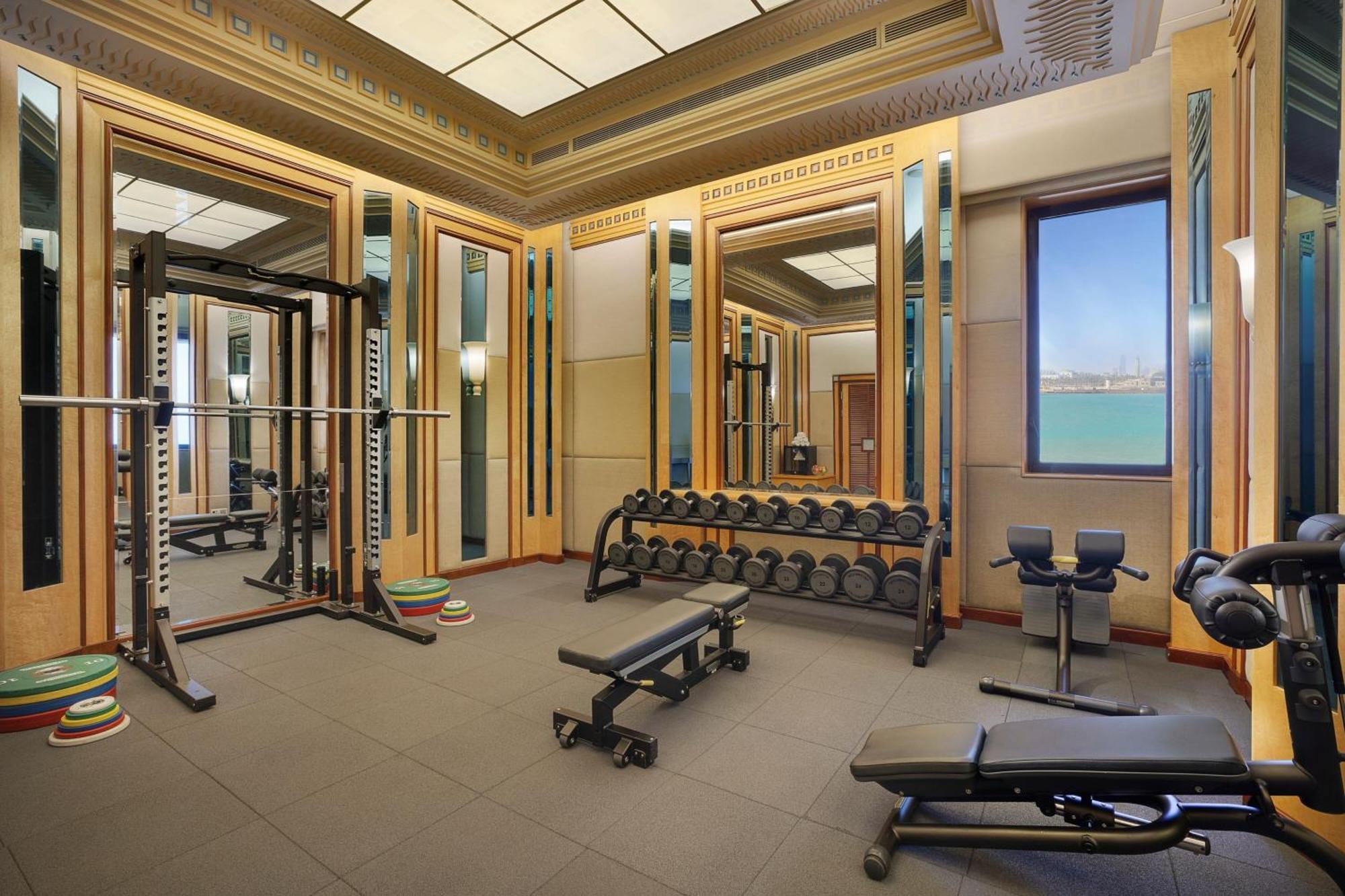 เดอะ ริตซ์-คาร์ลตัน เจดดาห์ Hotel ภายนอก รูปภาพ The gym at the hotel