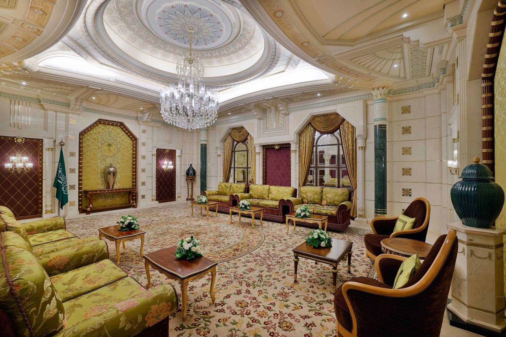 เดอะ ริตซ์-คาร์ลตัน เจดดาห์ Hotel ภายนอก รูปภาพ The interior of the hotel